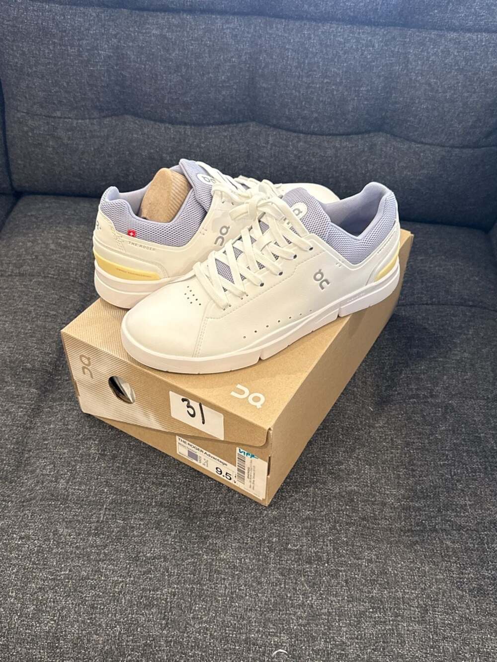 9.5W - On Women's The Roger Advantage White/Tempest Sneakers